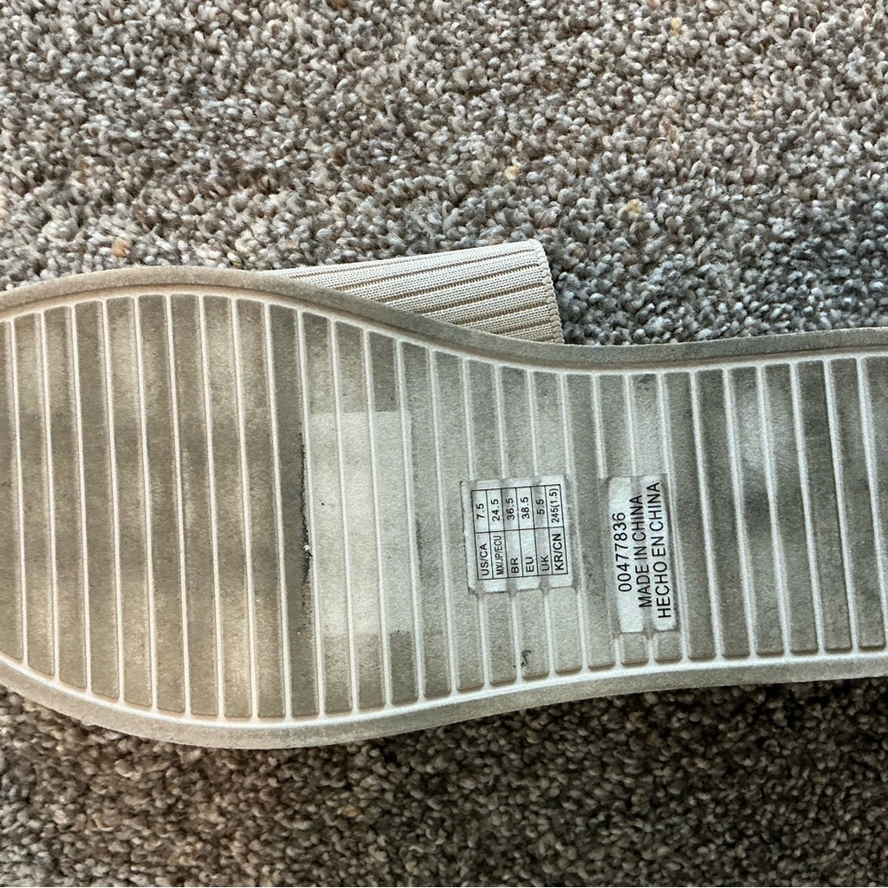 🩷Forever 21 Cream Ribbed Sandals - Picture 3 of 4